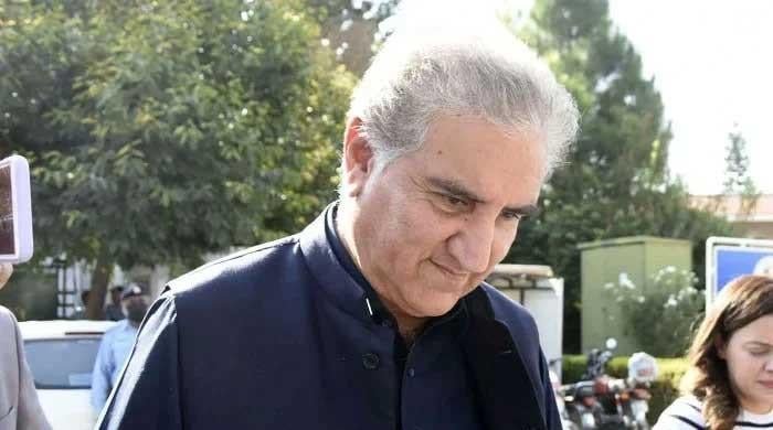 Qureshi calls for dialogue instead of confrontation as PTI-govt talks in limbo